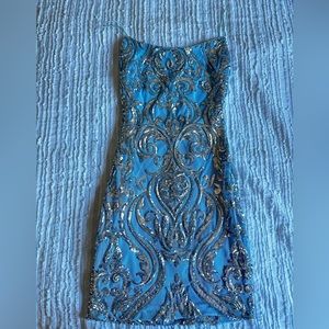 Windsor Women’s Shine All Night Sequin Mini Dress, Light Blue, XS/S